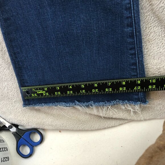 Mother Woman's Jeans Size 27 The Weekender Fray Blue Denim Flared Jeans - Picture 8 of 16